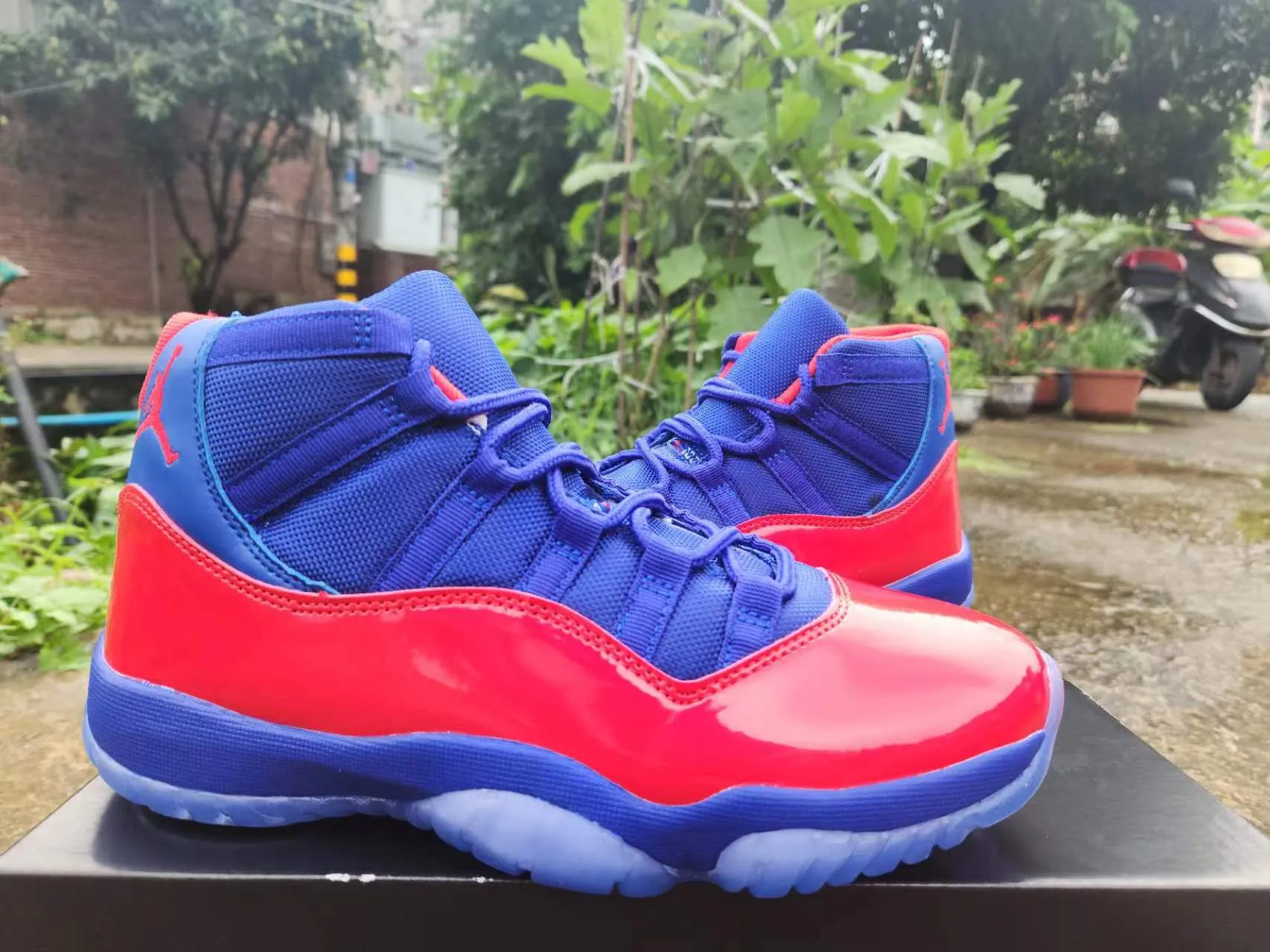 JORDAN 11 Blue and Red