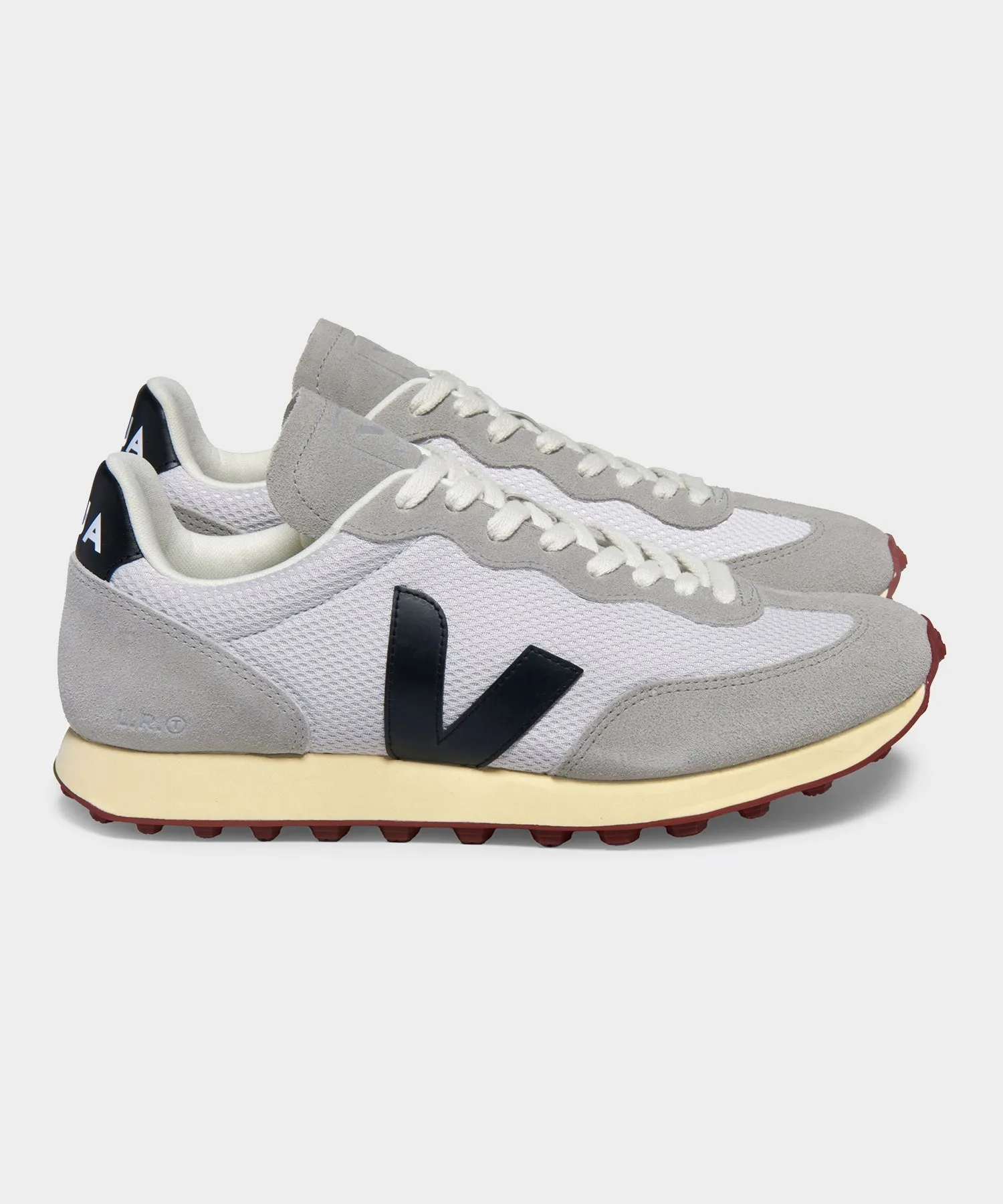 Veja Rio Branco Alveomesh in Light Grey / Black