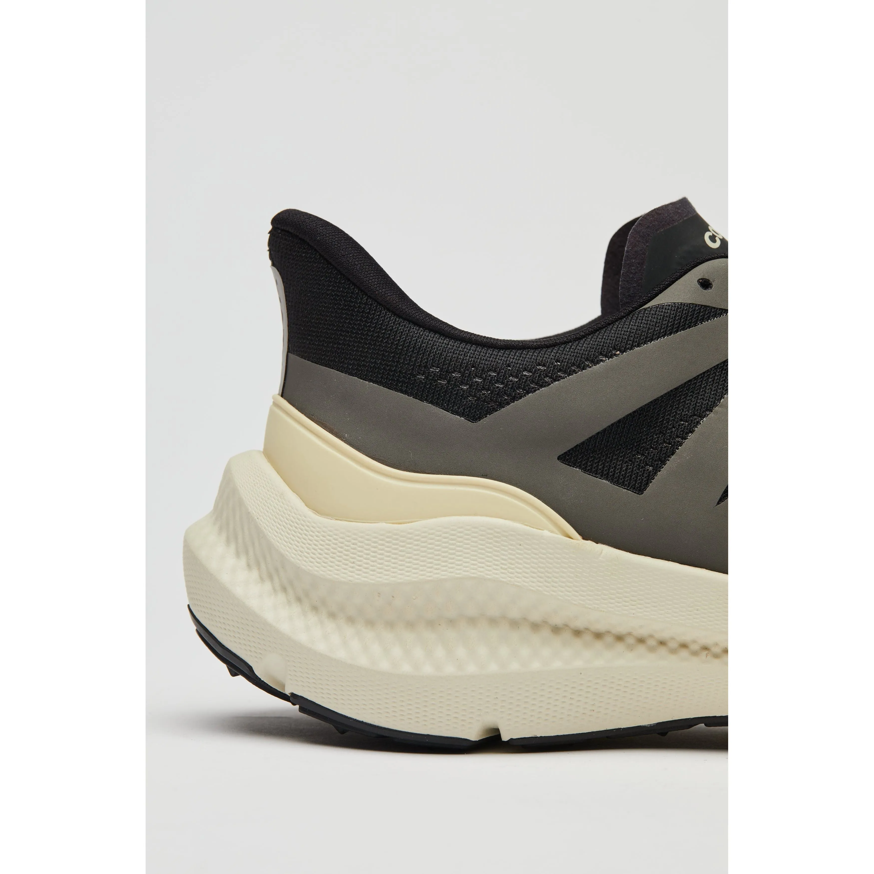 Veja Women's Condor 3 Engineered Mesh in Black Calcaire